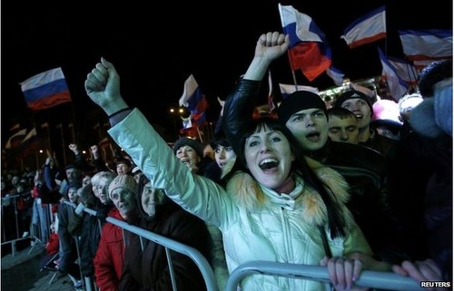 Majority of Crimeans vote to join Russia - ảnh 1